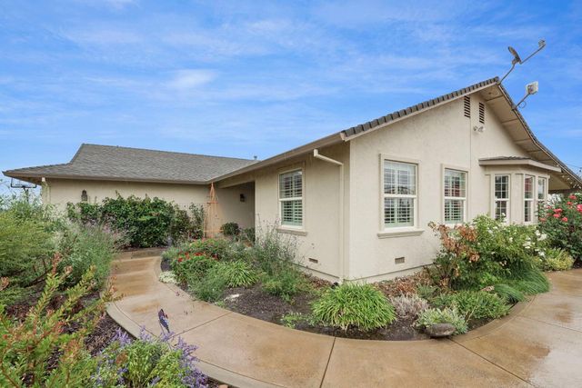 25988 N Sowles Rd, Acampo, CA 95220