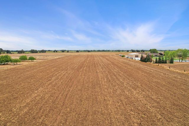 25988 N Sowles Rd, Acampo, CA 95220