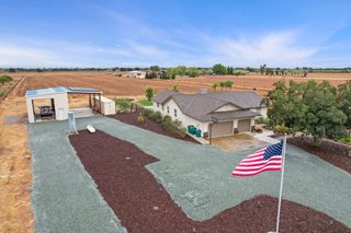 25988 N Sowles Rd, Acampo, CA 95220
