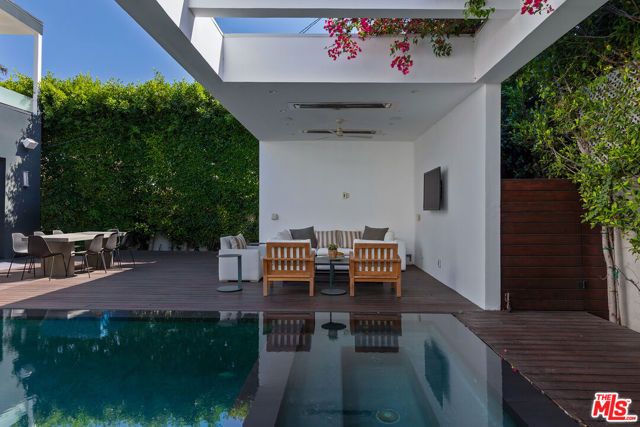 1609 N Stanley Avenue, Los Angeles, CA 90046