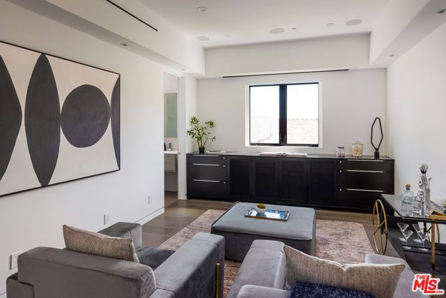 1609 N Stanley Avenue, Los Angeles, CA 90046