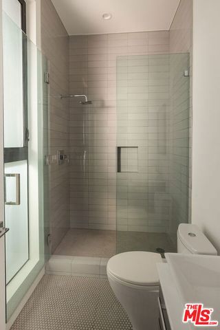 1609 N Stanley Avenue, Los Angeles, CA 90046