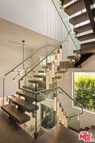 1609 N Stanley Avenue, Los Angeles, CA 90046