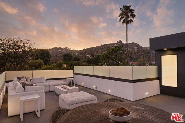 1609 N Stanley Avenue, Los Angeles, CA 90046