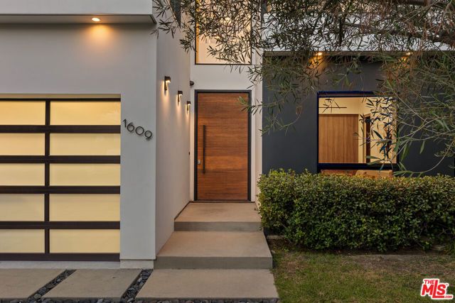 1609 N Stanley Avenue, Los Angeles, CA 90046