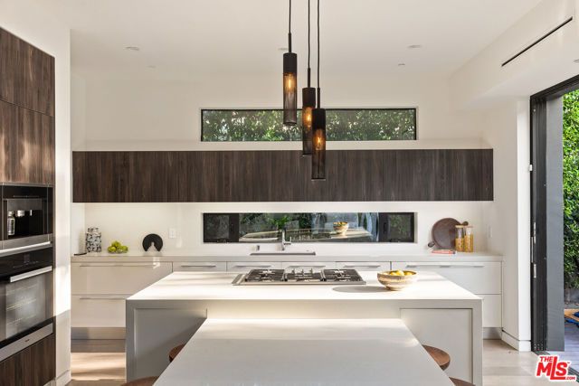 1609 N Stanley Avenue, Los Angeles, CA 90046