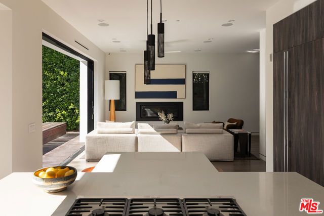 1609 N Stanley Avenue, Los Angeles, CA 90046