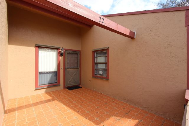 22 Walcott Drive, Boynton Beach, FL 33426