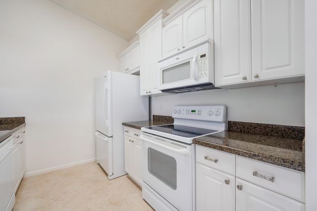 22 Walcott Drive, Boynton Beach, FL 33426