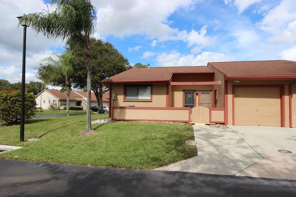 22 Walcott Drive, Boynton Beach, FL 33426