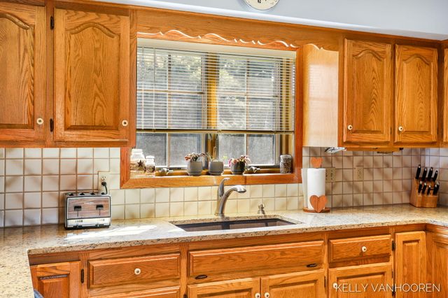 6458 Pleasant Valley Drive SW, Byron Center, MI 49315