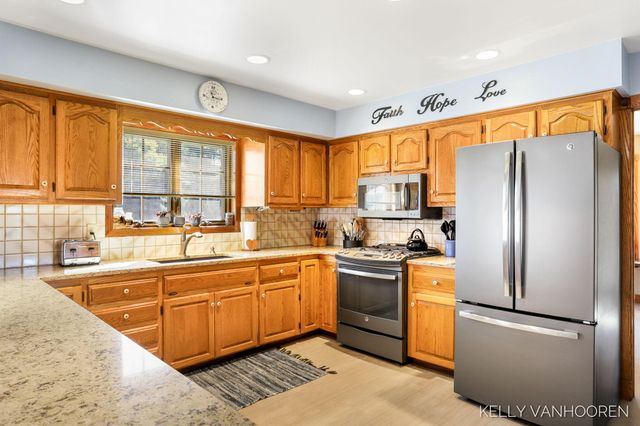 6458 Pleasant Valley Drive SW, Byron Center, MI 49315