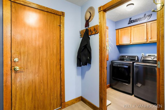 6458 Pleasant Valley Drive SW, Byron Center, MI 49315