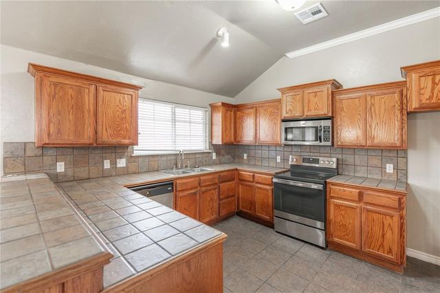 8016 Breezewood Drive, Oklahoma City, OK 73135