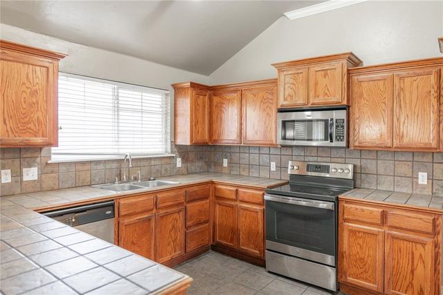 8016 Breezewood Drive, Oklahoma City, OK 73135