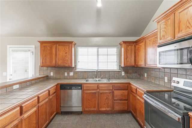 8016 Breezewood Drive, Oklahoma City, OK 73135