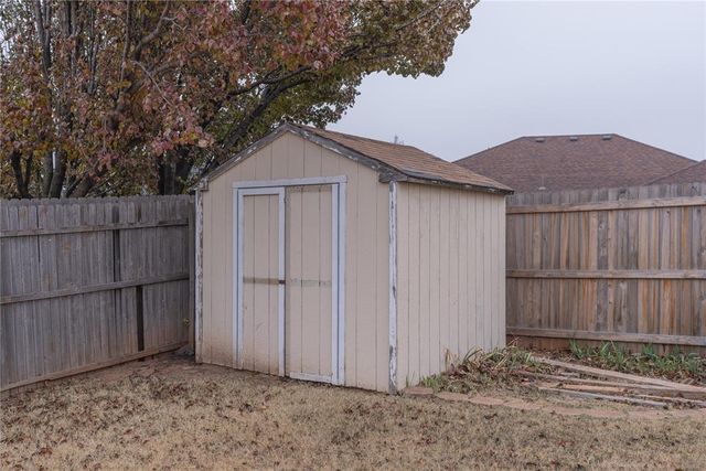 8016 Breezewood Drive, Oklahoma City, OK 73135