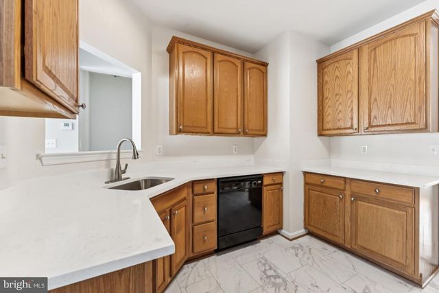 8406 HAMLIN ST, Lanham, MD 20706