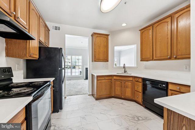 8406 HAMLIN ST, Lanham, MD 20706