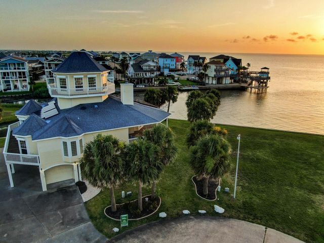 22621 Bay Point Drive, Galveston, TX 77554