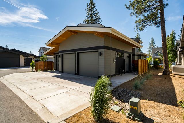 3112 NW Blodgett Way, Bend, OR 97703