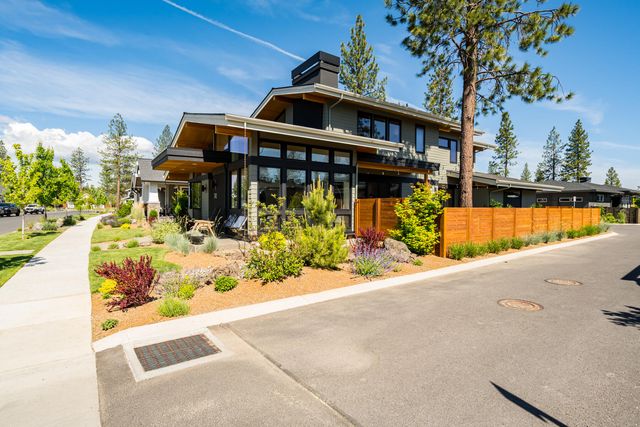 3112 NW Blodgett Way, Bend, OR 97703