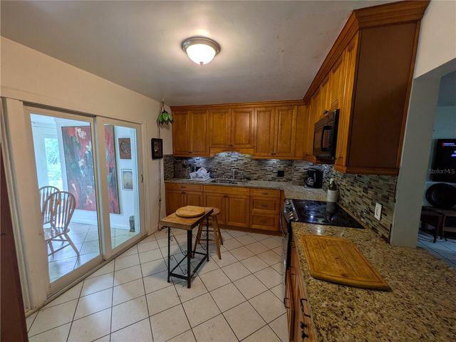 2007 E RAMPART STREET, Tampa, FL 33604