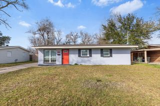 1601 Clover Dr, Lake Charles, LA 70607
