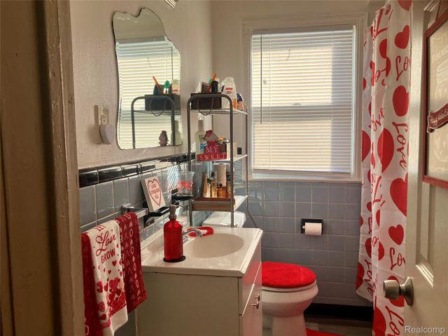 19780 Barlow Street, Detroit, MI 48205