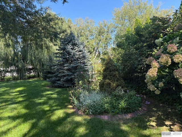 21414 Shamrock Circle, Omaha, NE 68022