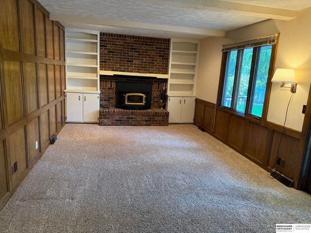 21414 Shamrock Circle, Omaha, NE 68022