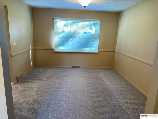 21414 Shamrock Circle, Omaha, NE 68022