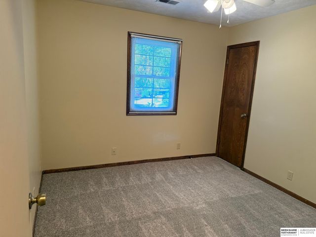 21414 Shamrock Circle, Omaha, NE 68022