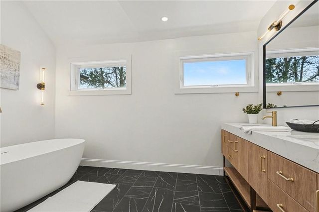 107 E Santa Fe Trail, Kansas City, MO 64145