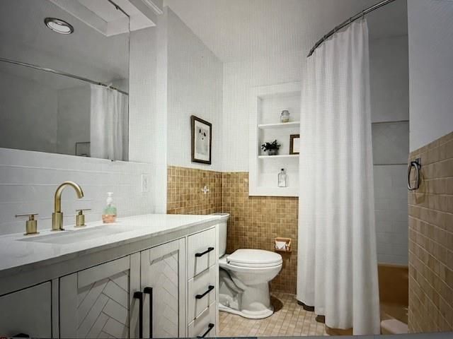 107 E Santa Fe Trail, Kansas City, MO 64145