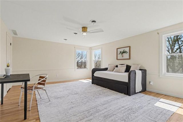 107 E Santa Fe Trail, Kansas City, MO 64145