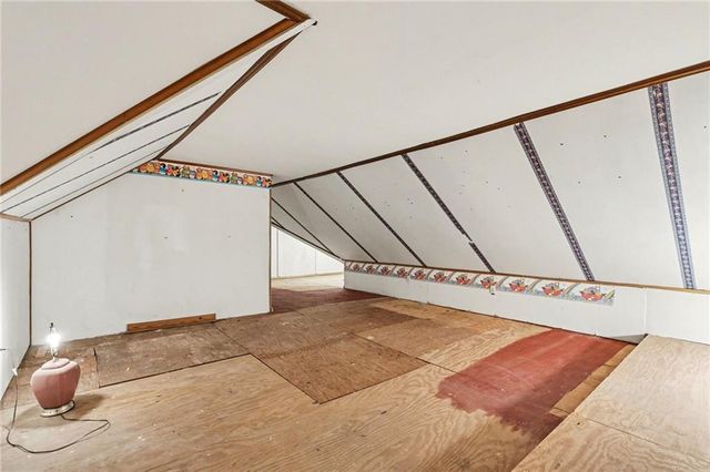 107 E Santa Fe Trail, Kansas City, MO 64145