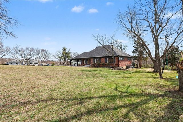 107 E Santa Fe Trail, Kansas City, MO 64145