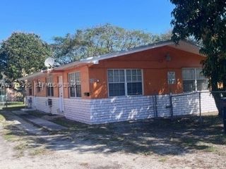 2545 York St A, Opa Locka, FL 33054