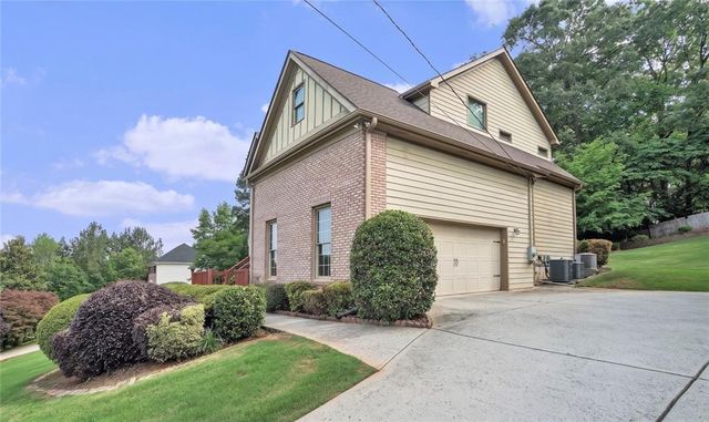 3641 Mountain Cove Road, Snellville, GA 30039
