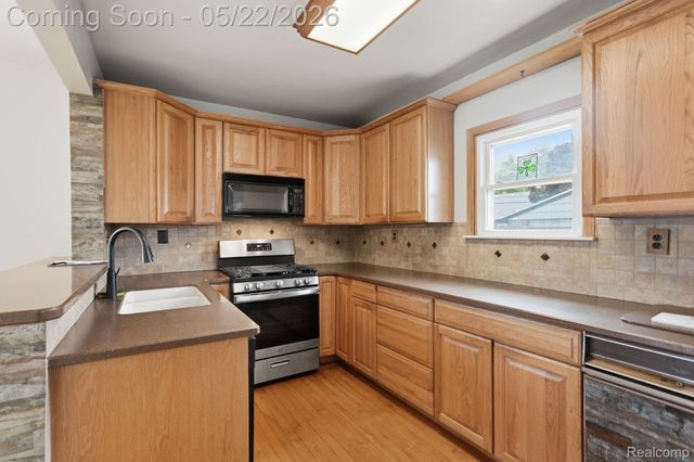 18616 Ruth Street, Melvindale, MI 48122