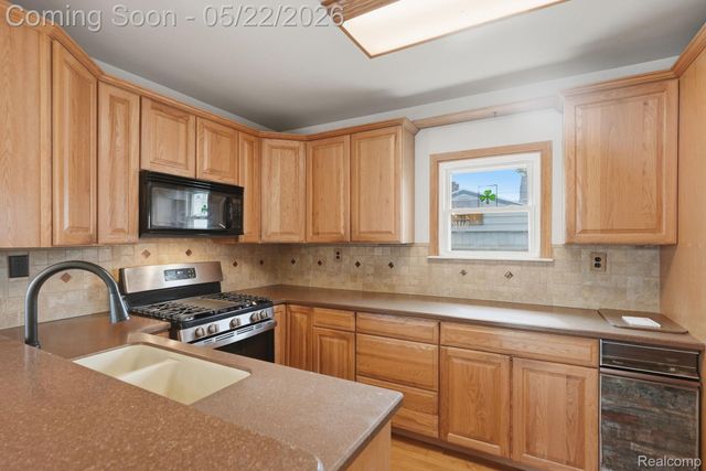 18616 Ruth Street, Melvindale, MI 48122