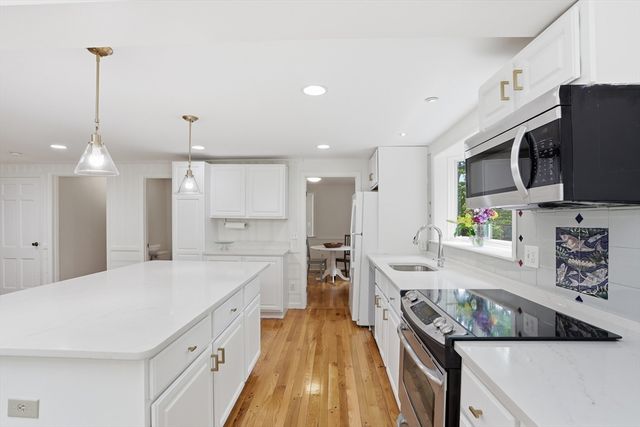 39 Ethan Allen Dr., Acton, MA 01720