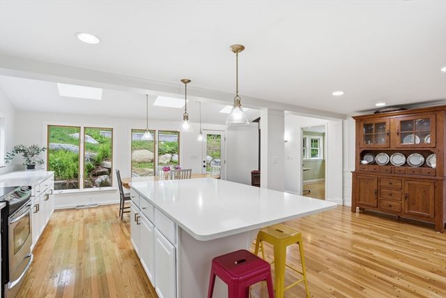 39 Ethan Allen Dr., Acton, MA 01720