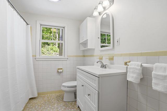 39 Ethan Allen Dr., Acton, MA 01720