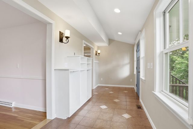39 Ethan Allen Dr., Acton, MA 01720