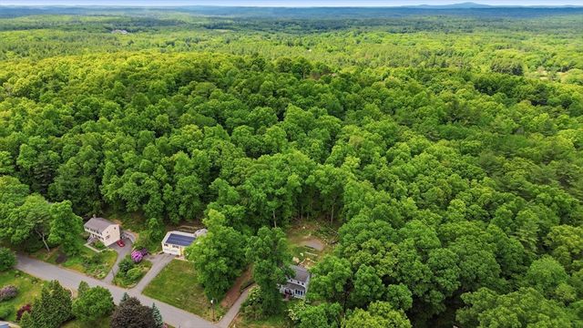 39 Ethan Allen Dr., Acton, MA 01720
