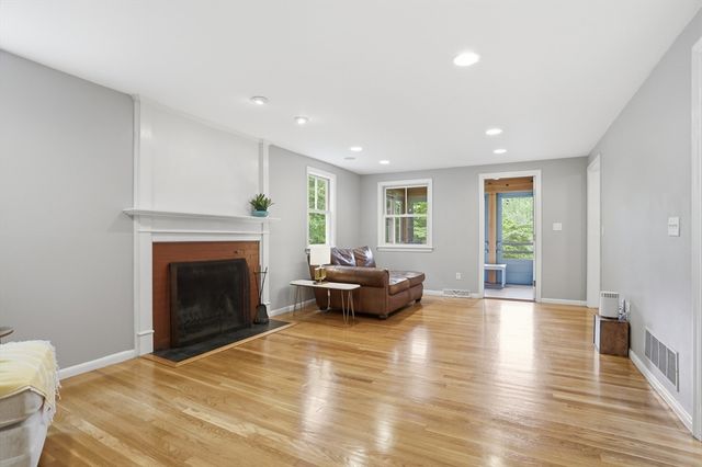 39 Ethan Allen Dr., Acton, MA 01720