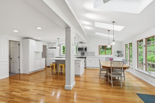 39 Ethan Allen Dr., Acton, MA 01720
