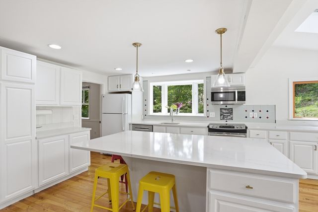 39 Ethan Allen Dr., Acton, MA 01720